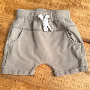 Little Bipsy gray shorts
